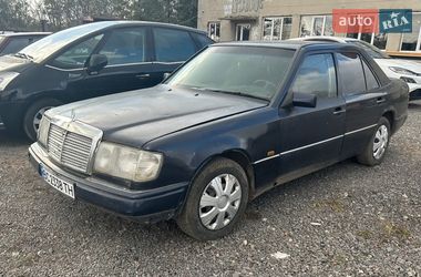 Седан Mercedes-Benz E-Class 1987 в Жвирке