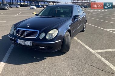 Седан Mercedes-Benz E-Class 2004 в Киеве