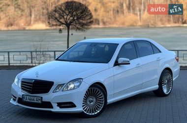 Седан Mercedes-Benz E-Class 2013 в Чернігові