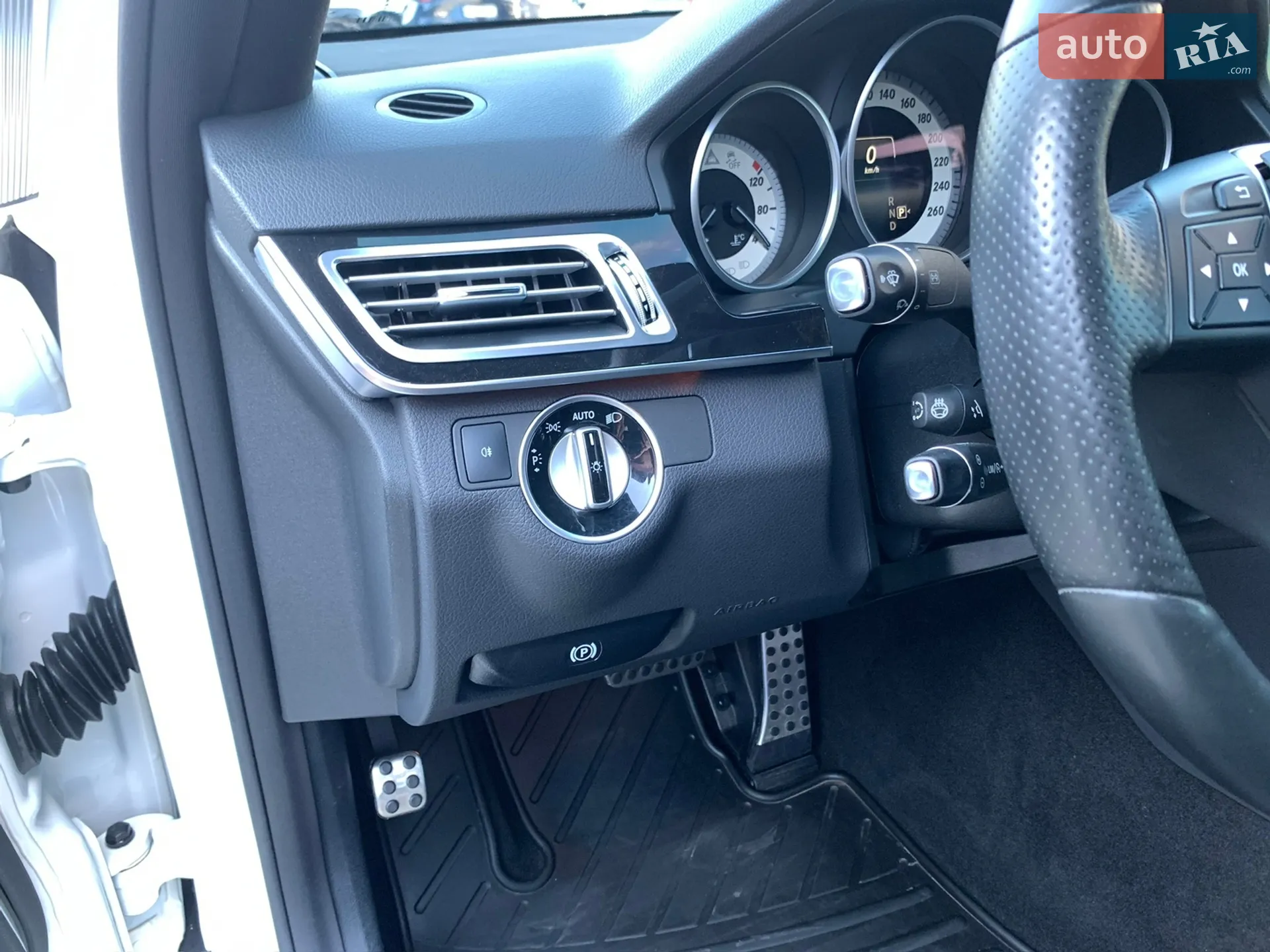 2015 Mercedes-Benz E-klasse - мініатюра 30