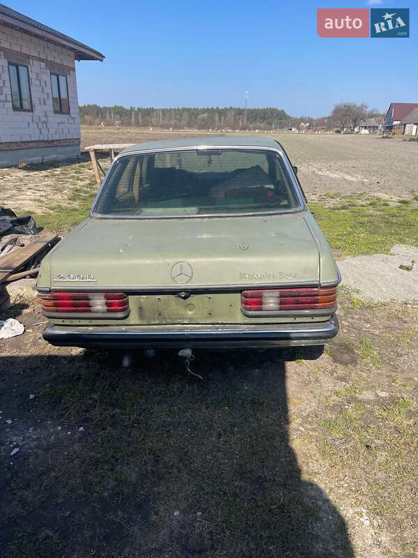 Mercedes-Benz E-Class 1982