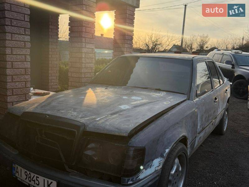 Mercedes-Benz E-Class 1990