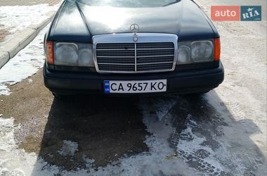 Седан Mercedes-Benz E-Class 1989 в Драбіву