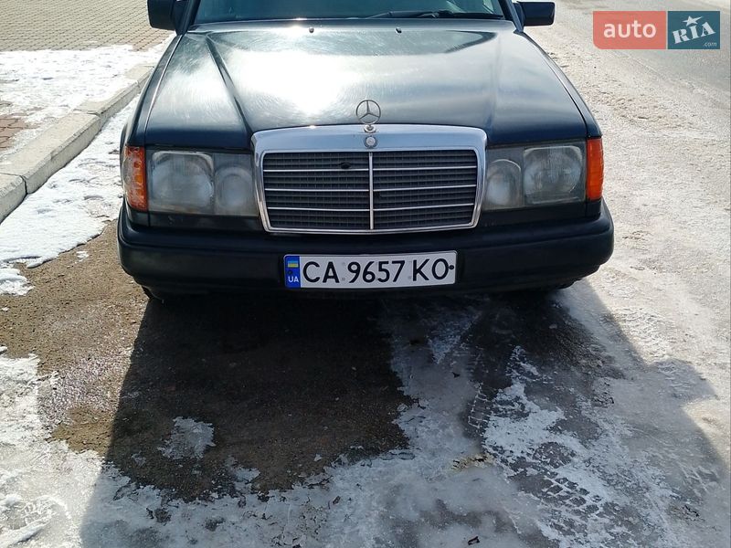 Mercedes-Benz E-Class 1989
