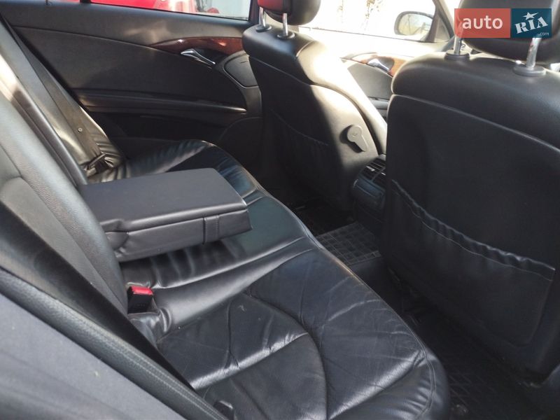 Седан Mercedes-Benz E-Class 2002 в Білки