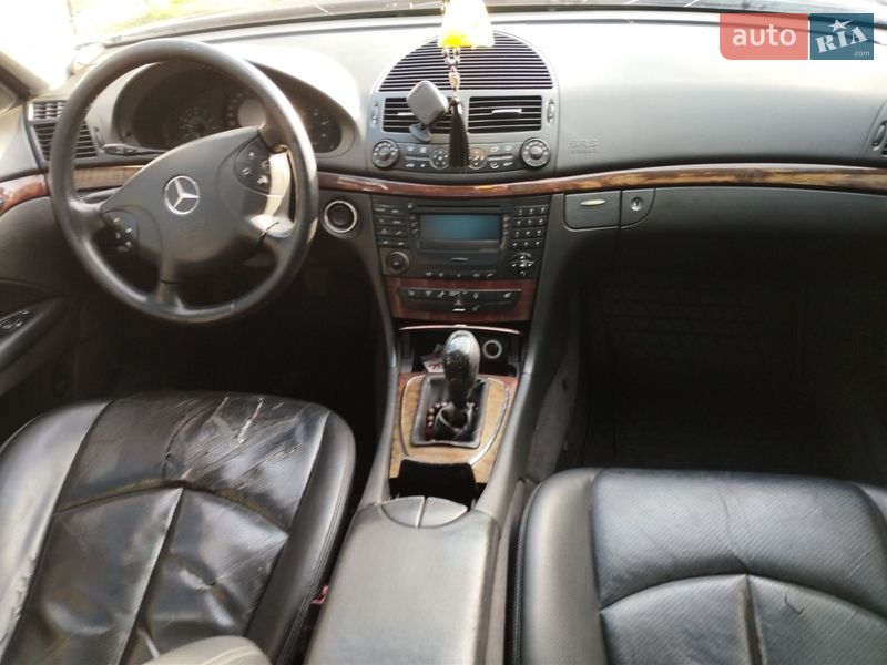Седан Mercedes-Benz E-Class 2002 в Білки