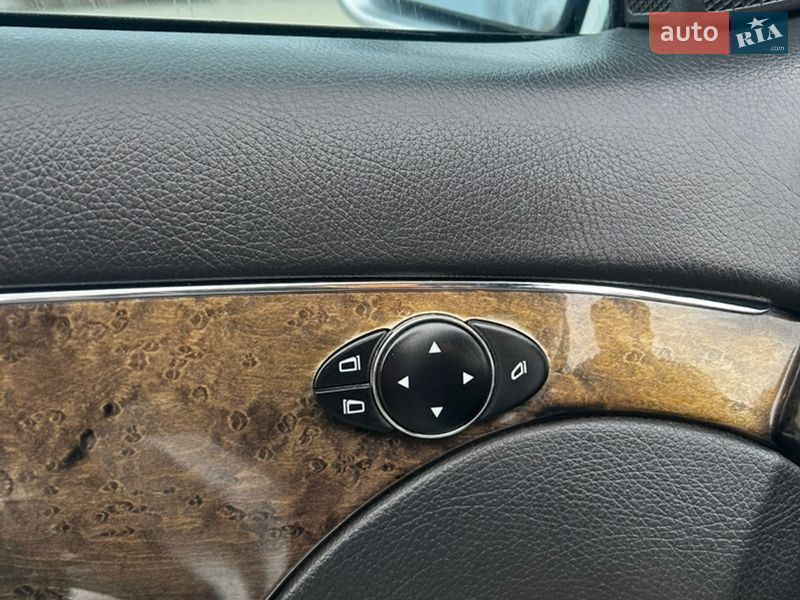 Седан Mercedes-Benz E-Class 2004 в Одессе