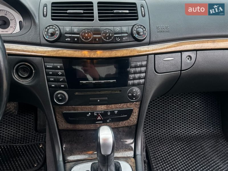 Седан Mercedes-Benz E-Class 2004 в Одессе