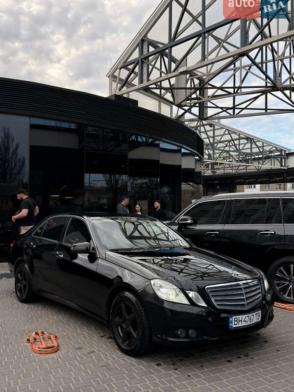 Mercedes-Benz E-Class 2011