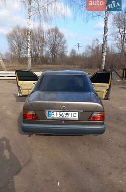 Седан Mercedes-Benz E-Class 1988 в Бахмаче