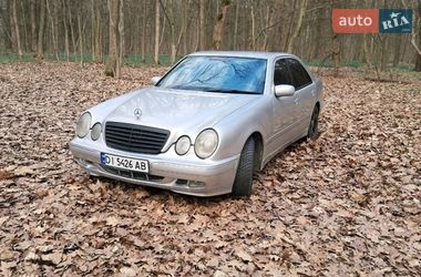 Седан Mercedes-Benz E-Class 2000 в Рівному