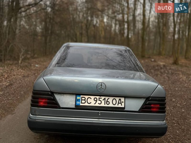 Седан Mercedes-Benz E-Class 1992 в Рава-Русской