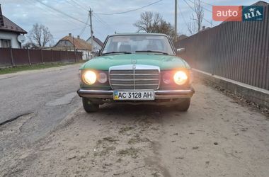 Седан Mercedes-Benz E-Class 1979 в Ратным