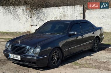 Седан Mercedes-Benz E-Class 2000 в Дніпрі