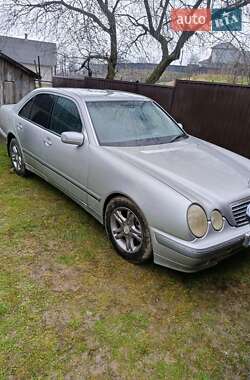 Седан Mercedes-Benz E-Class 2000 в Глыбокой