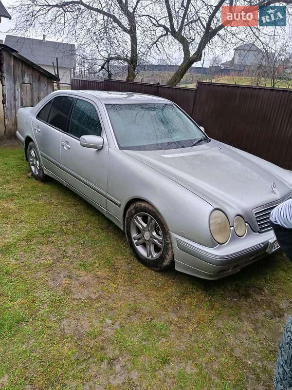 Mercedes-Benz E-Class 2000