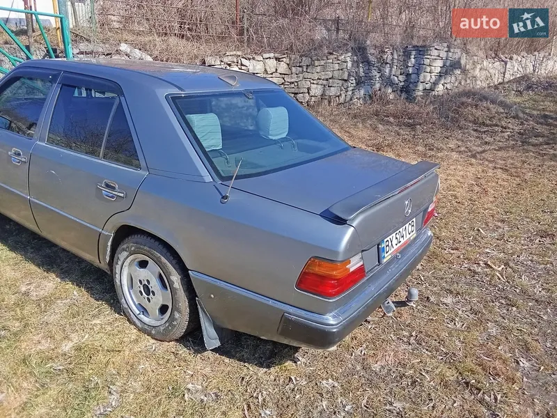 Mercedes-Benz E-Class 1990 VIN WDB1240211B117611 фото оголошення 4 з 33