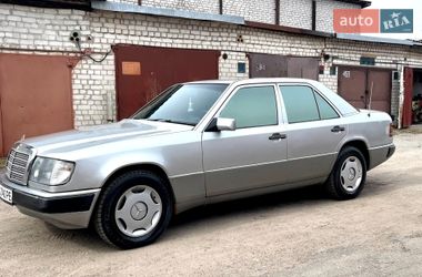 Седан Mercedes-Benz E-Class 1990 в Житомире