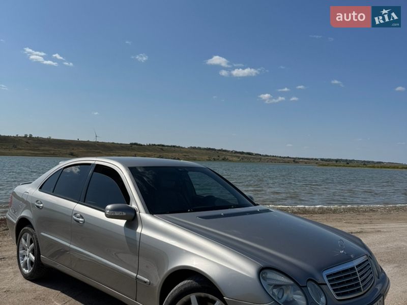 Mercedes-Benz E-Class 2005