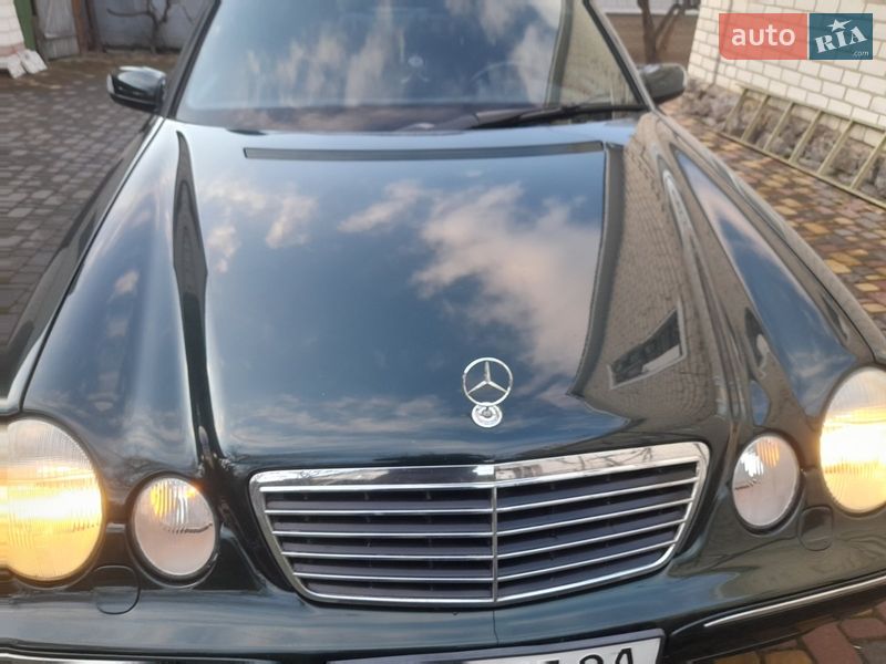 Седан Mercedes-Benz E-Class 2001 в Киеве