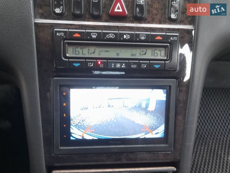 Седан Mercedes-Benz E-Class 2001 в Киеве