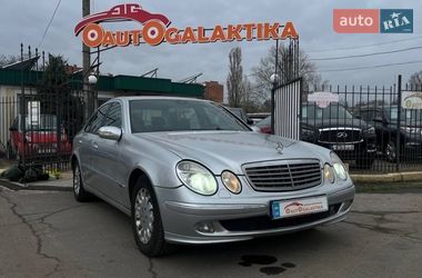 Седан Mercedes-Benz E-Class 2002 в Николаеве