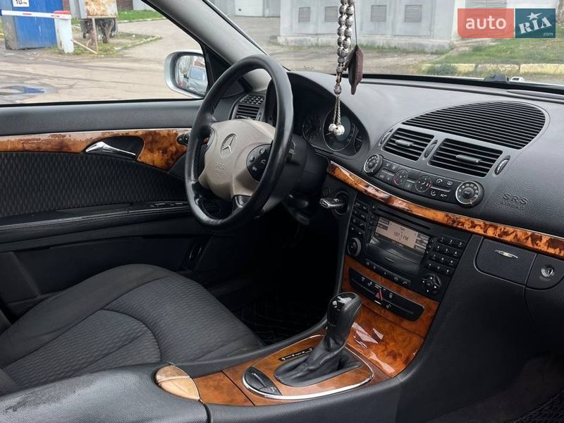 Седан Mercedes-Benz E-Class 2002 в Николаеве