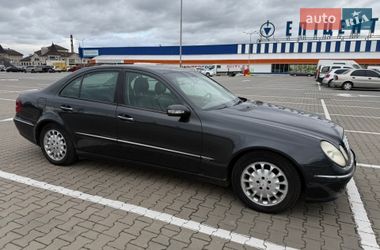 Седан Mercedes-Benz E-Class 2002 в Чернівцях