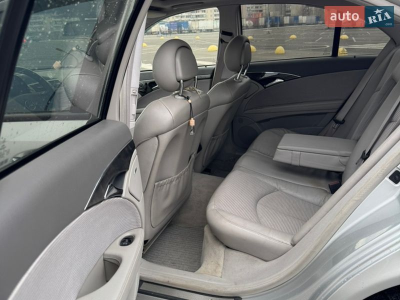 Седан Mercedes-Benz E-Class 2002 в Києві