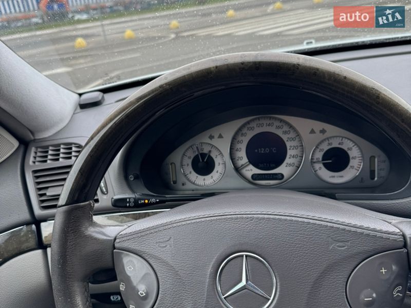 Седан Mercedes-Benz E-Class 2002 в Києві