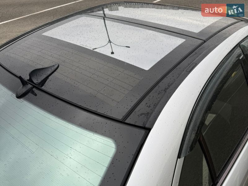 Седан Mercedes-Benz E-Class 2002 в Києві