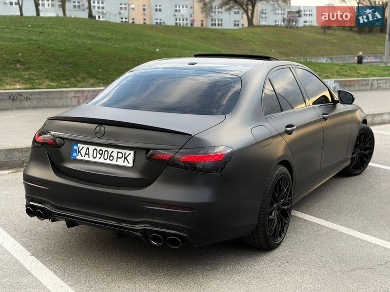 Седан Mercedes-Benz E-Class 2016 в Киеве