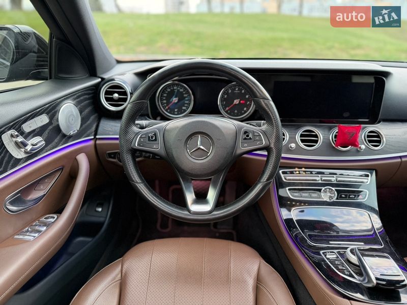 Седан Mercedes-Benz E-Class 2016 в Киеве
