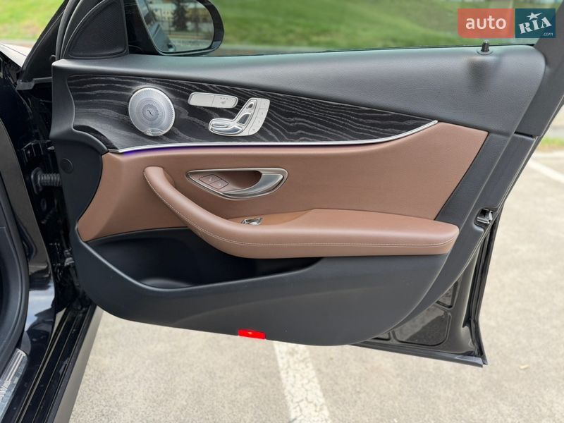 Седан Mercedes-Benz E-Class 2016 в Киеве