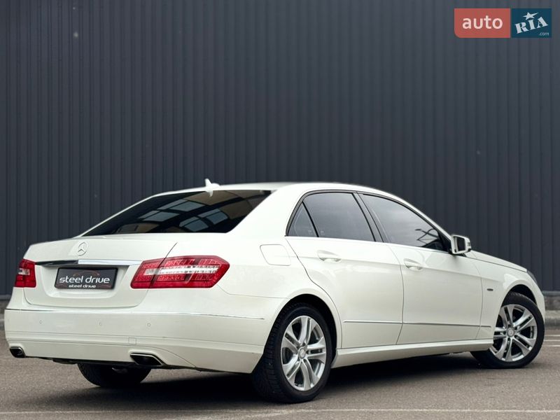 Седан Mercedes-Benz E-Class 2012 в Николаеве