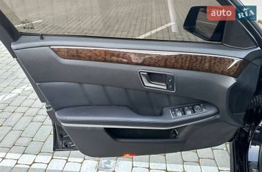 Седан Mercedes-Benz E-Class 2011 в Бучаче