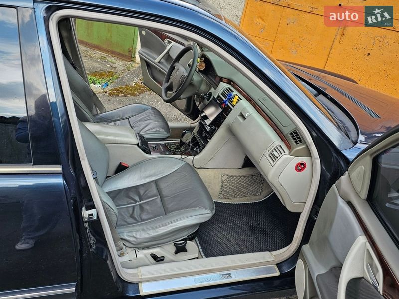 Седан Mercedes-Benz E-Class 2002 в Виннице