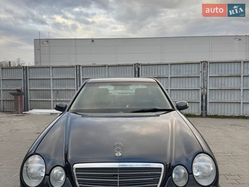 Седан Mercedes-Benz E-Class 2001 в Львове