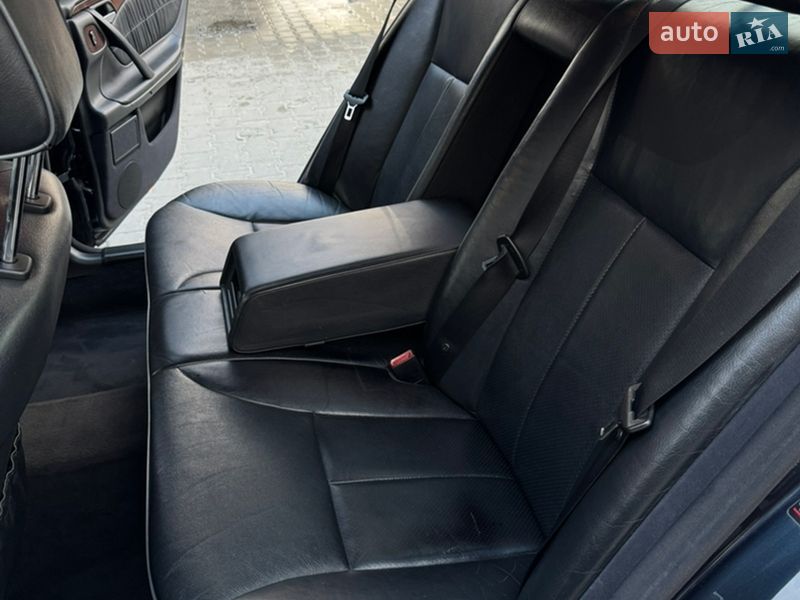 Седан Mercedes-Benz E-Class 2001 в Львове