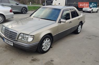 Седан Mercedes-Benz E-Class 1995 в Львові