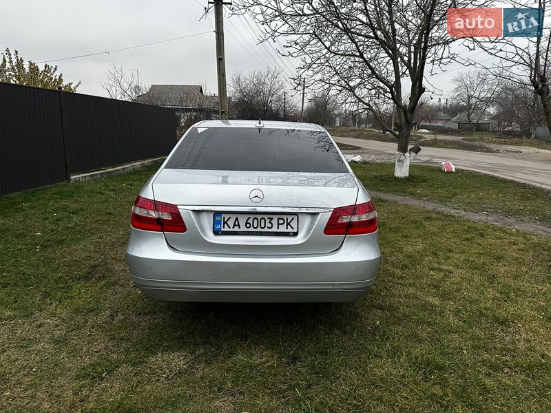 Mercedes-Benz E-Class 2011