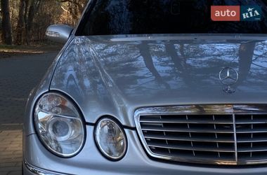 Седан Mercedes-Benz E-Class 2003 в Львове