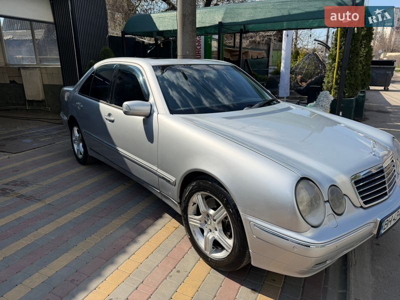 Mercedes-Benz E-Class 2001