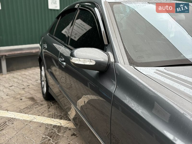 Седан Mercedes-Benz E-Class 2005 в Черновцах