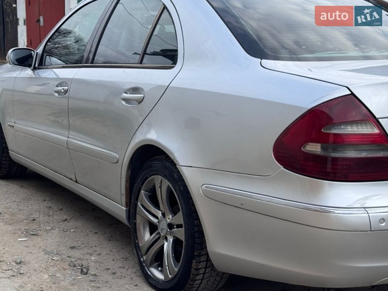 Седан Mercedes-Benz E-Class 2004 в Хмельницком