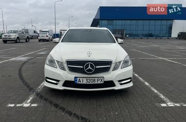 Седан Mercedes-Benz E-Class 2011 в Львове