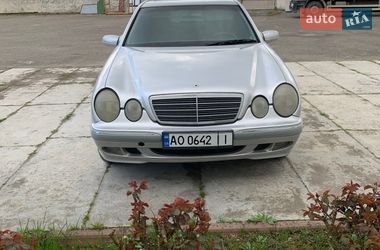 Седан Mercedes-Benz E-Class 2002 в Виноградове