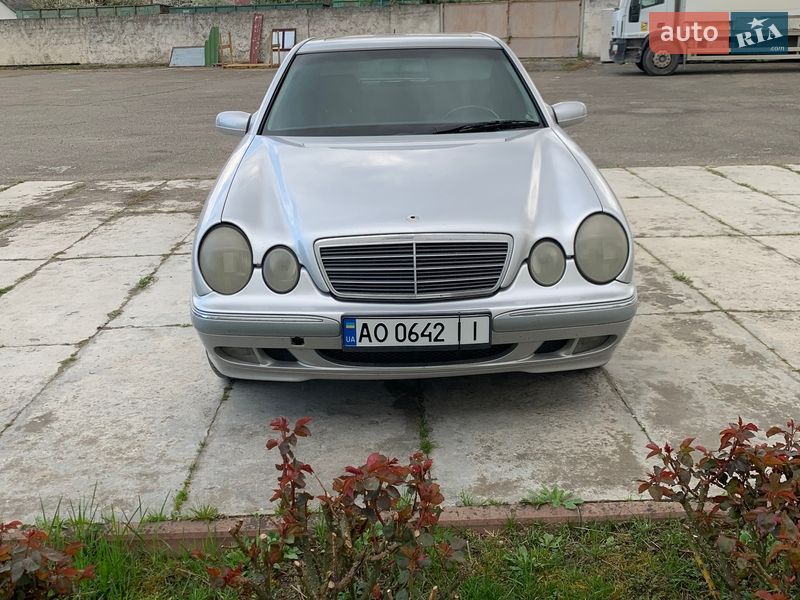 Mercedes-Benz E-Class 2002