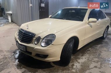 Седан Mercedes-Benz E-Class 2008 в Ромнах