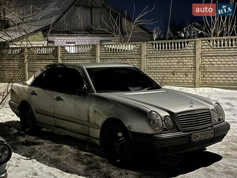 Седан Mercedes-Benz E-Class 1999 в Житомире
